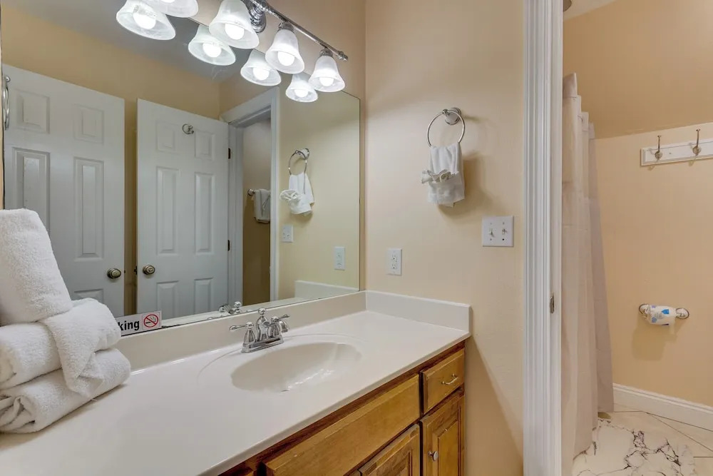 Orange Beach Family Duplex w/ Deck < 1 Mi to Shore