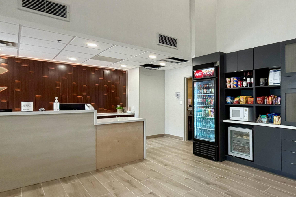 Comfort Inn & Suites Sturbridge-Brimfield