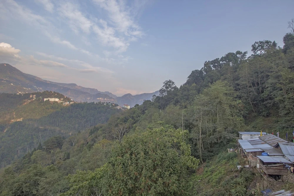 OYO 28105 Hotel Blue Sapphire