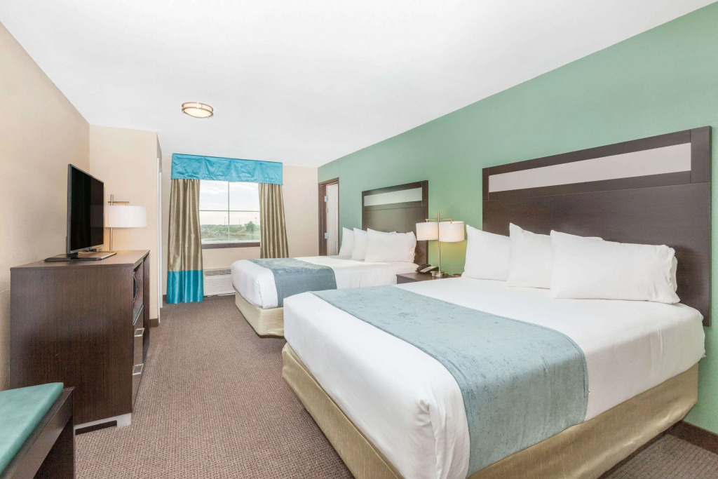 Baymont by Wyndham Midland Center