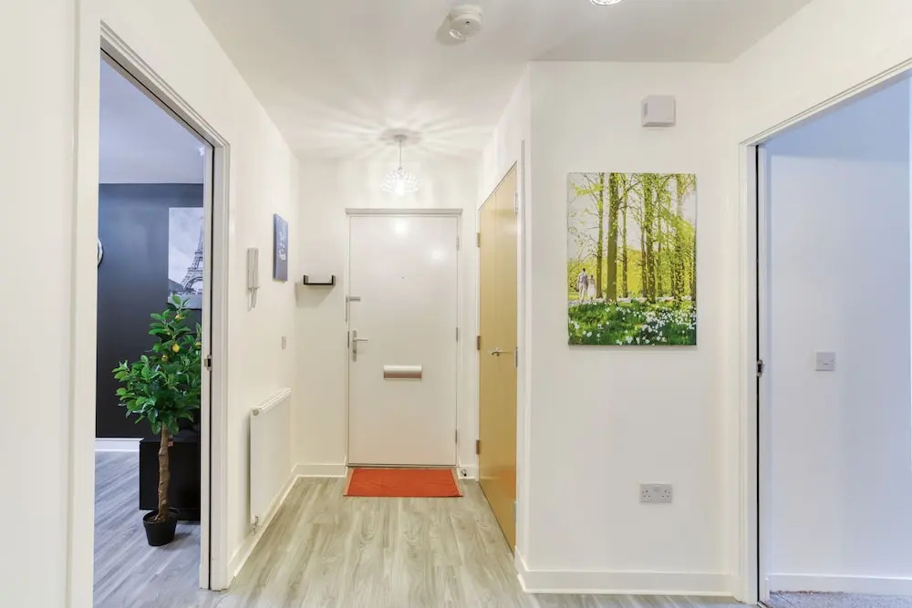 Modern 2 Bed Apartment in Central City