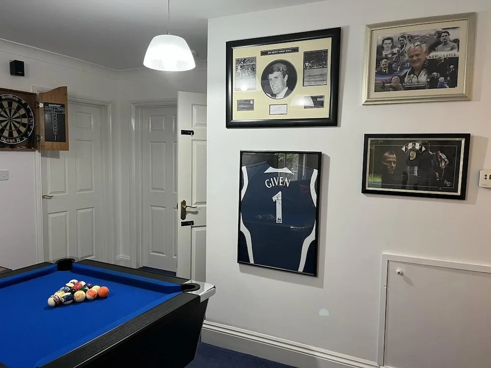 Blaydonburn - Sleeps 4,5 - Parking - Hottub - Yard