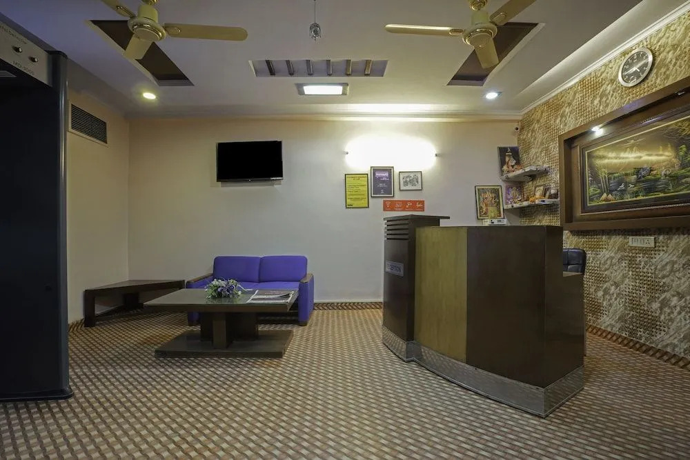 OYO 22533 Hotel Sunrise Blue