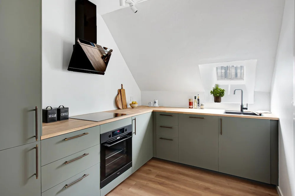 Charm 2 - Great 2-bdr Apt With Shared Garden and Balcony