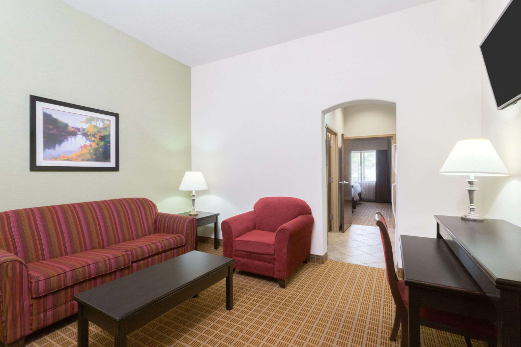 Hawthorn Extended Stay by Wyndham Kingsland Kings Bay Naval