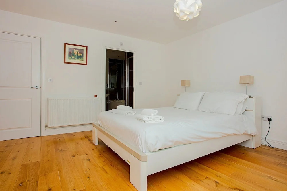 Beautiful 3 Bed Penthouse with Gym