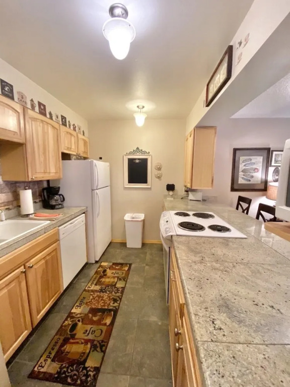 Meadow Ridge Court 7 Unit 6 - 2 Br Condo