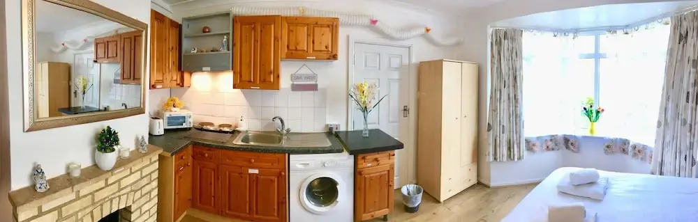 Cosy Inn Self-Contained Studio - Free Parking