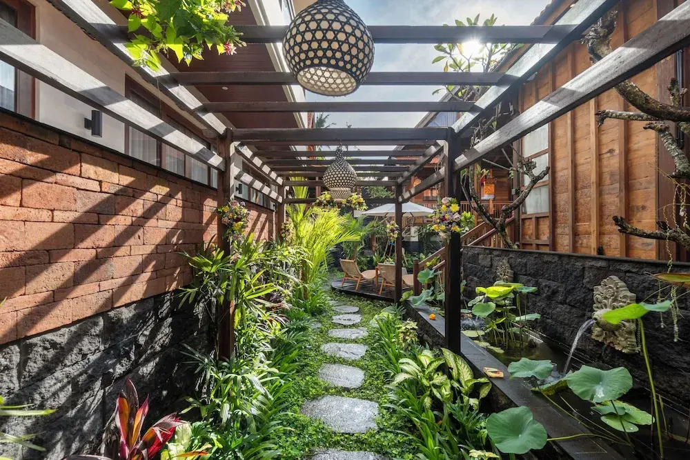 Kirani House