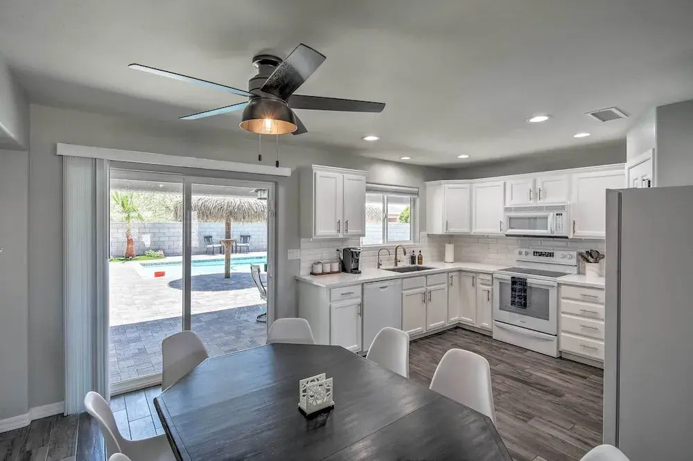 3 Mi to Lake Havasu State Park: Home w/ Pool!