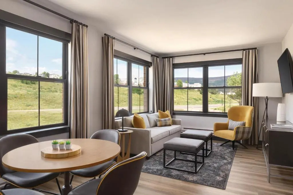 The Eddy Taproom & Hotel