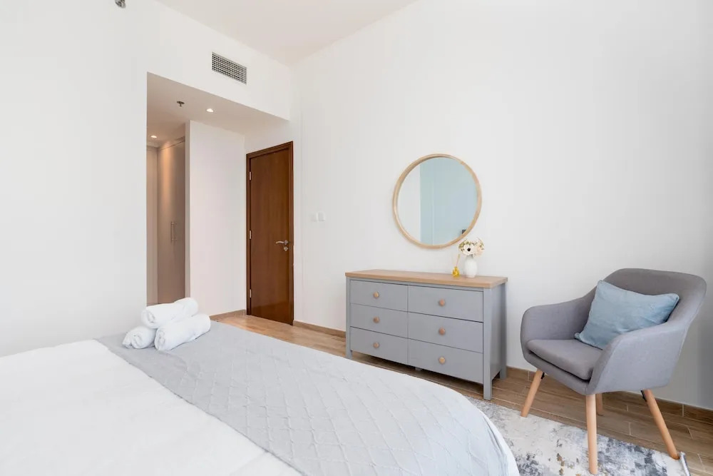 SuperHost - Luxury Apt with Panoramic Burj and Canal Views