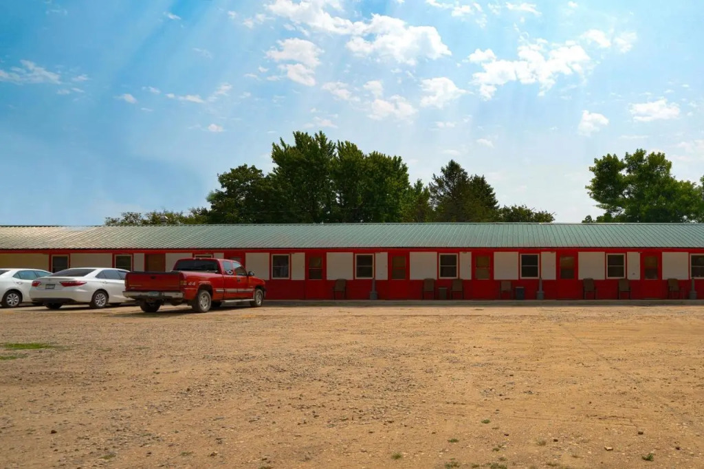 OYO Hotel Lamberton Hwy 14