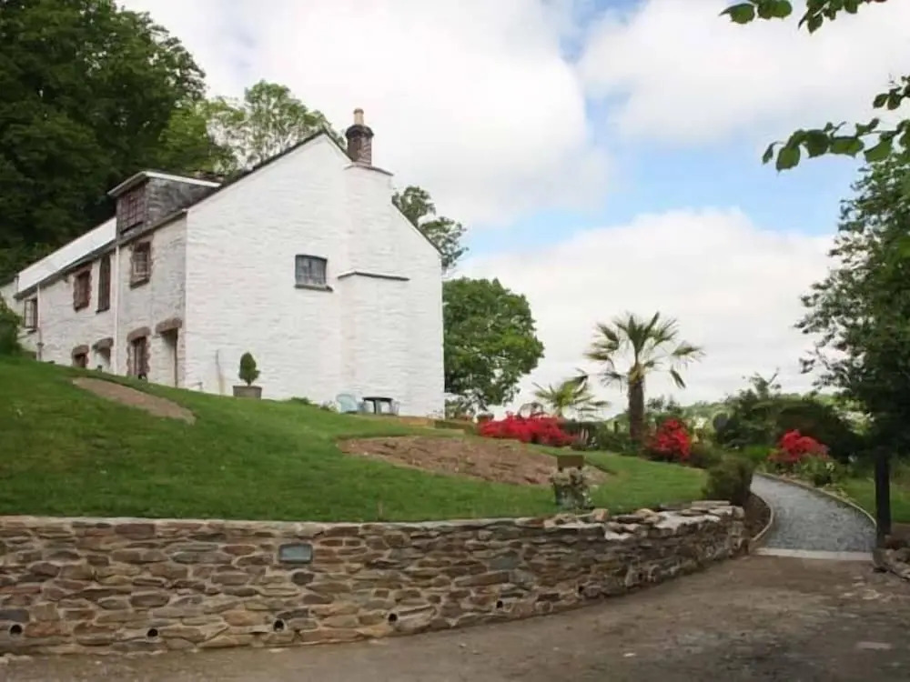 Tuckermarsh Quay River Cottage 2