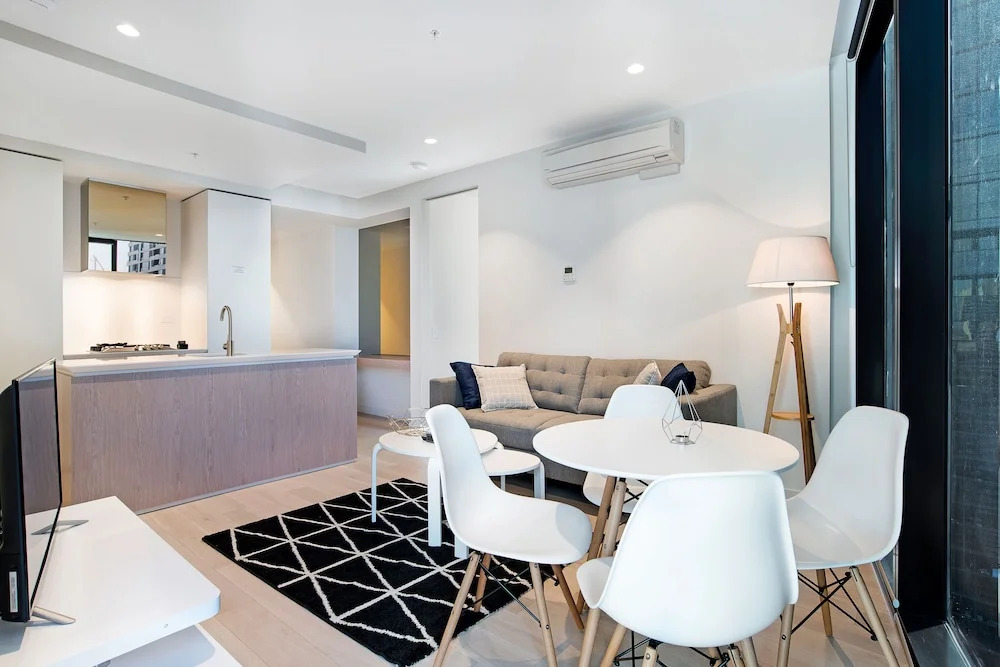 IfStays EQ Tower Apartment