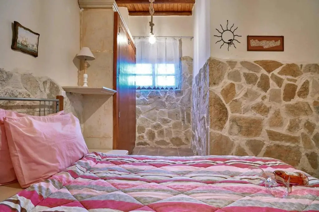 Villa Evenos of 3 bedrooms - Irida Country House of 2 bedrooms with private pools