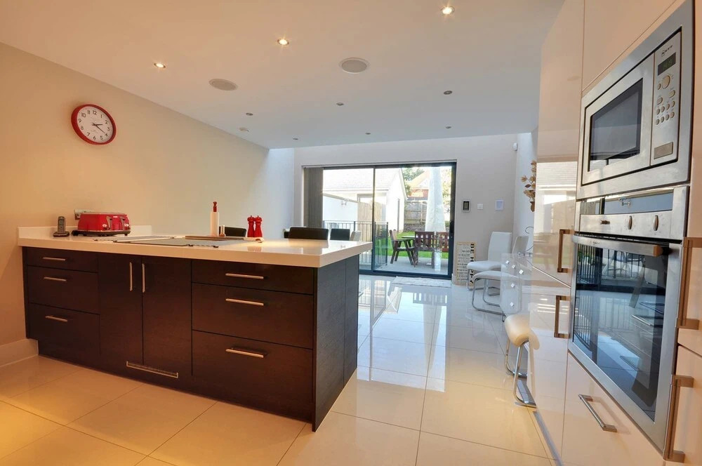 6 Sandbourne