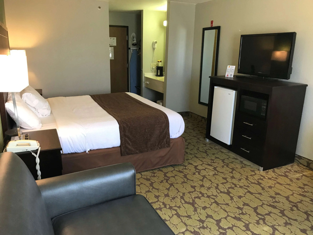 SureStay Plus Hotel by Best Western Bettendorf