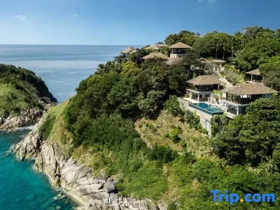 Villa Chelay - Luxury Waterfront Villa
