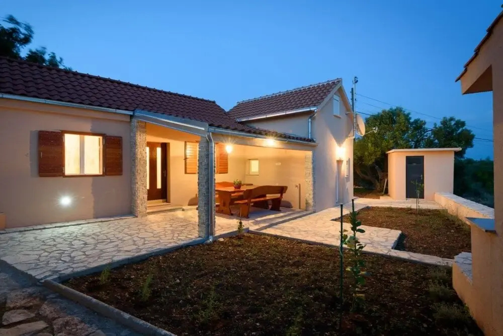 House Luna
