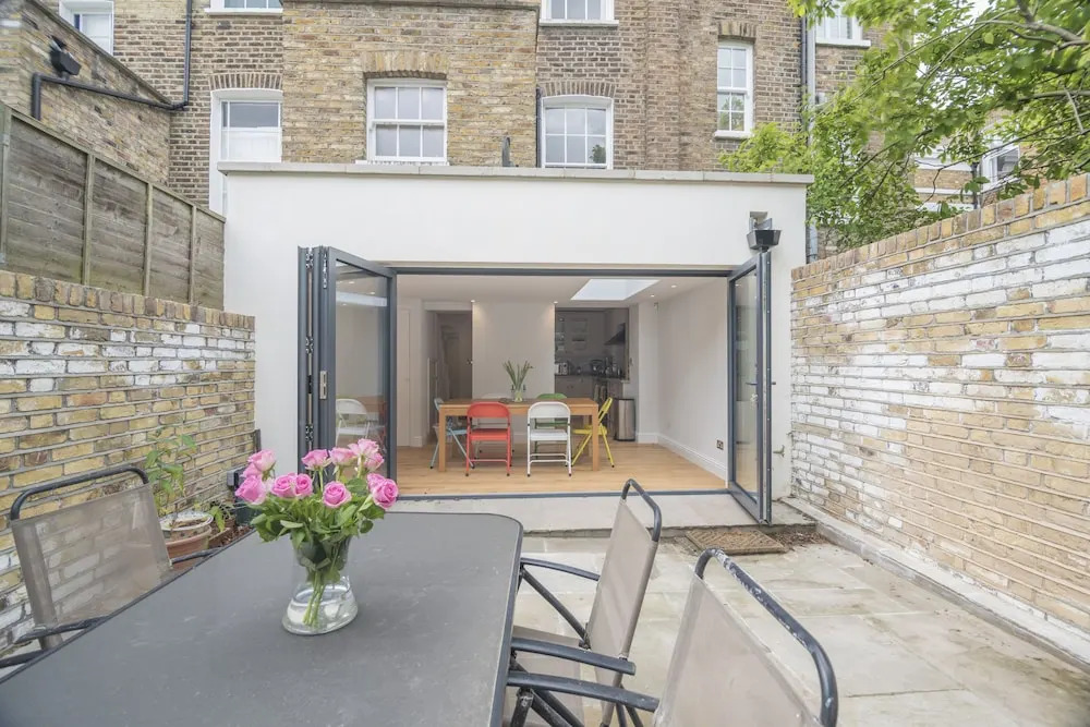 Bright Family Home in Angel with Patio