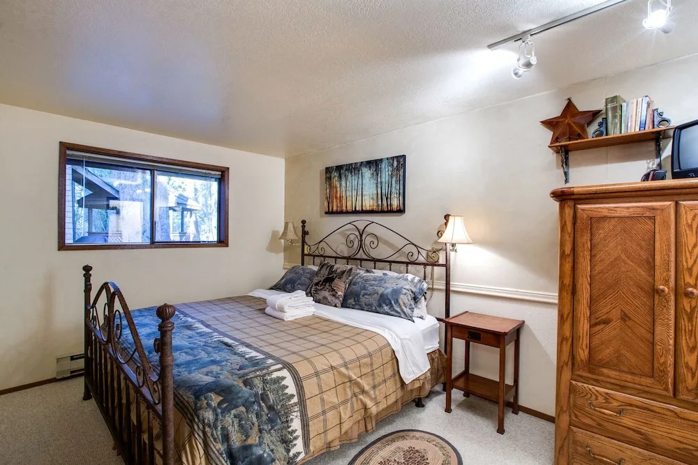 Mt. Baker Lodging Cabin 23 – Hot Tub, WiFi, Sleeps 6! by MBL