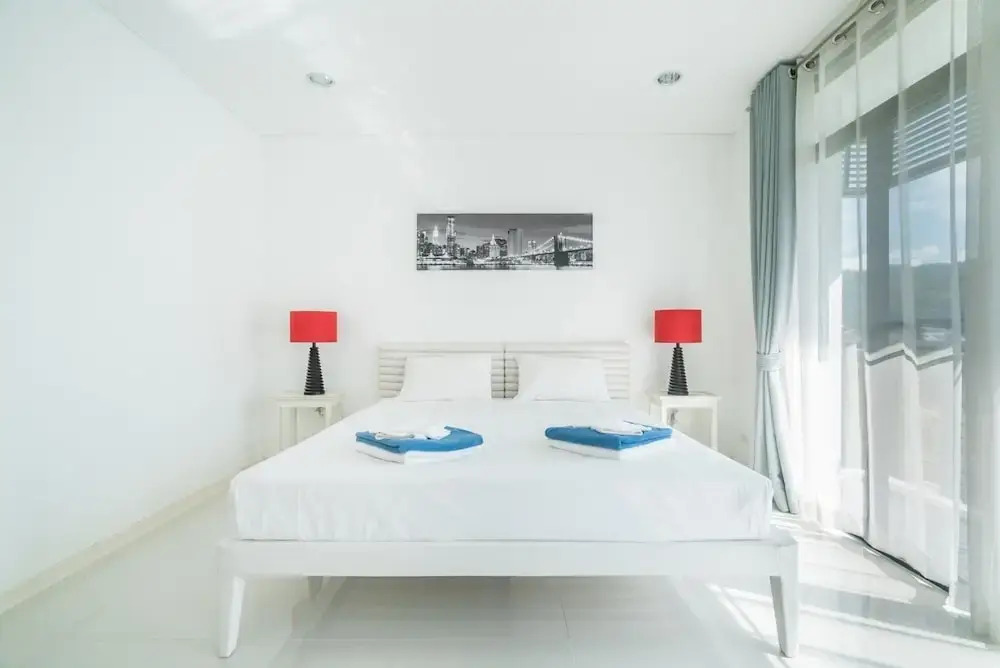 Kamala Regent C403 - High Floor 3 bdr Apartment With Pool and gym