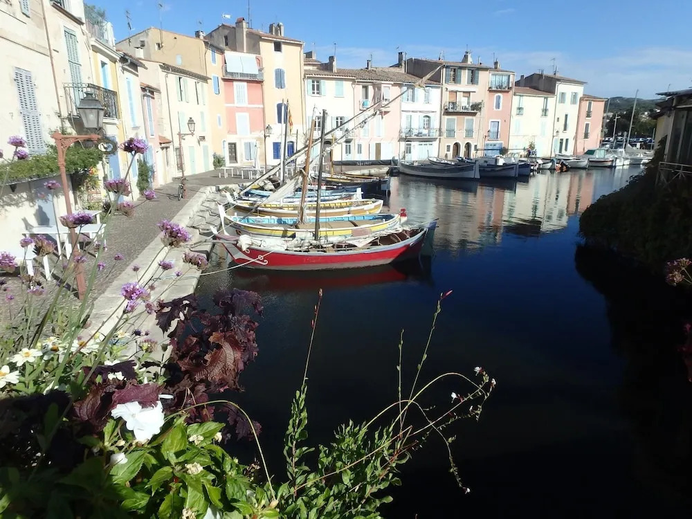 House With 2 Bedrooms in Martigues, With Pool Access, Enclosed Garden
