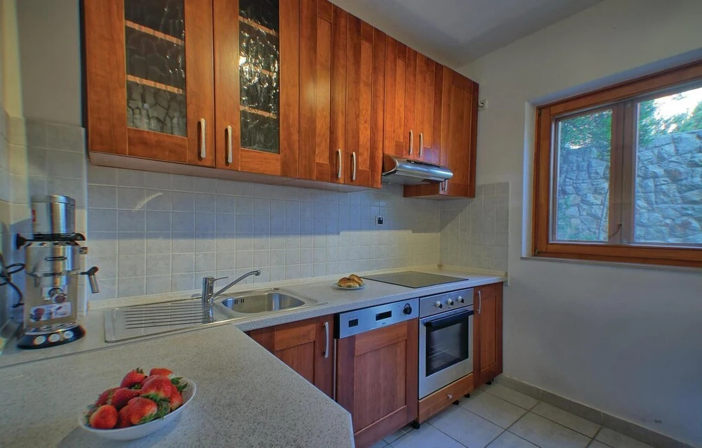 Stunning Home in Prizba With Wifi and 6 Bedrooms
