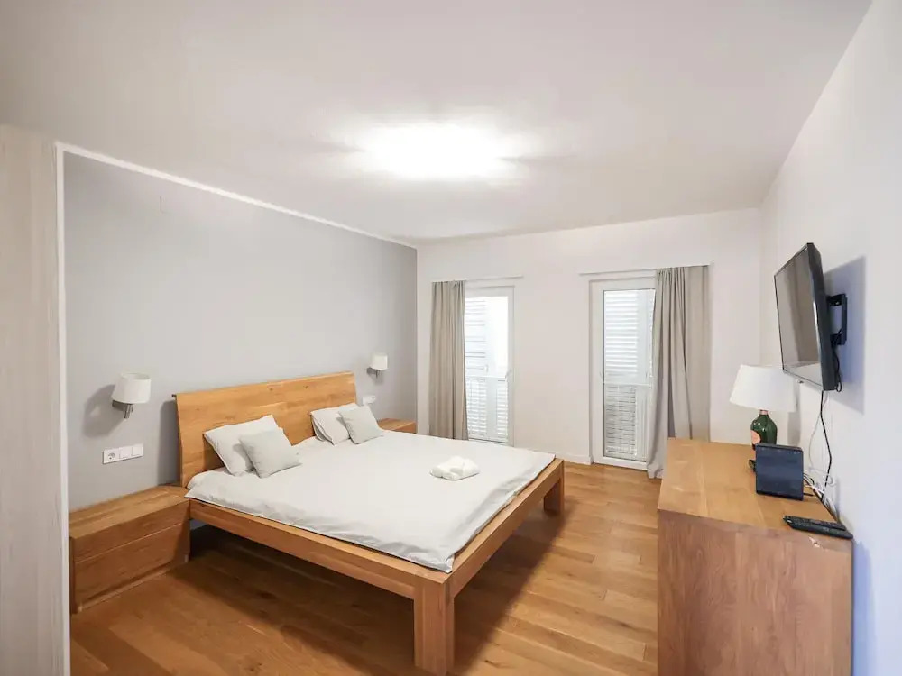 Modern Holiday Home With Balcony in old Town