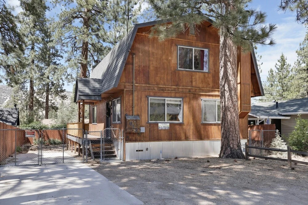 2158-bearfoot Hideaway 4 Bedroom Home by Redawning