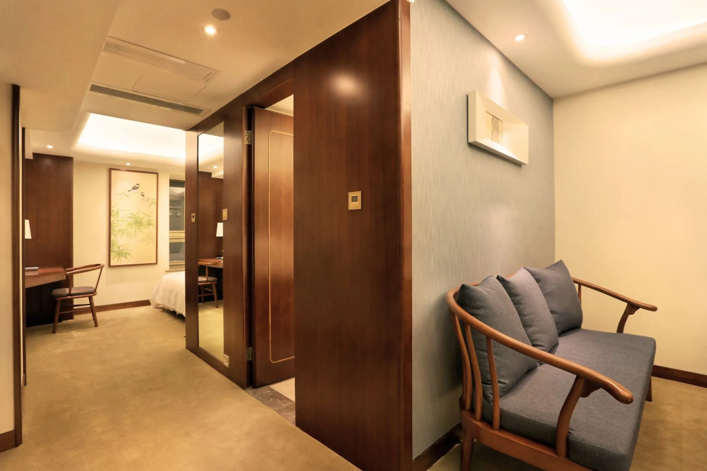 Lujia International Hotel