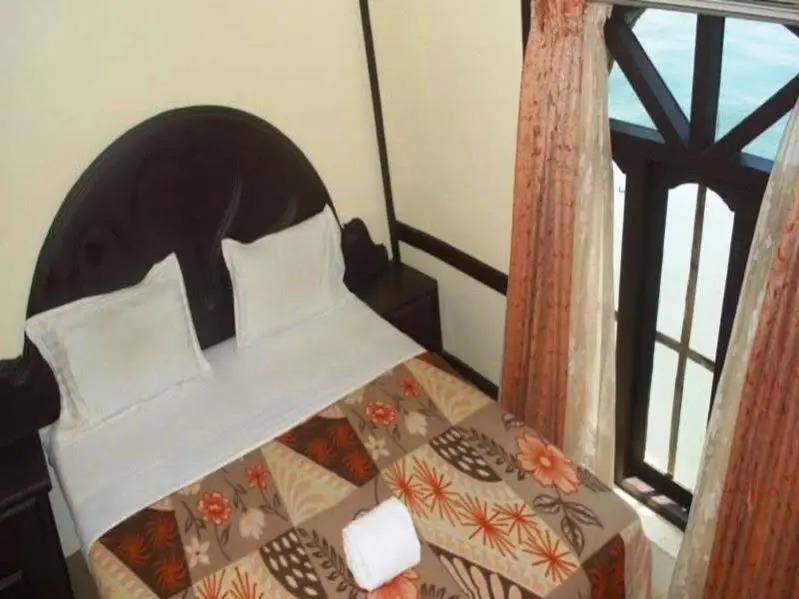 Alleppey Crystal Holidays, Houseboats