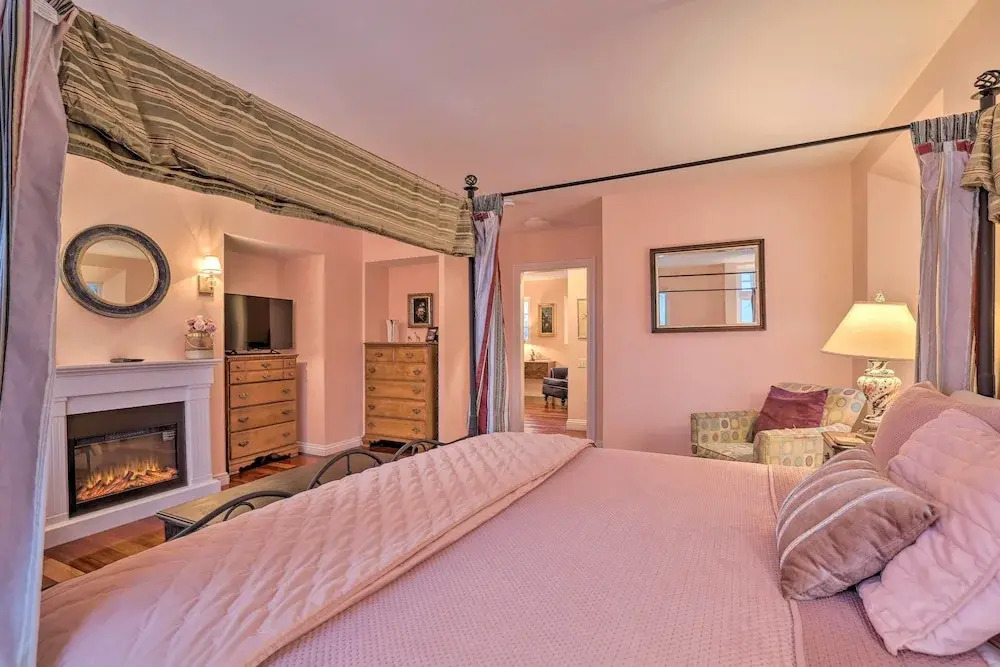 Stunning South Hero Home on Lake Champlain w/ View