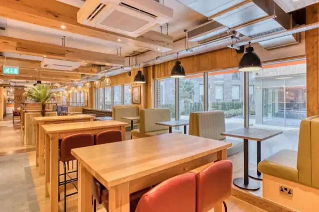 Premier Inn London Southwark - Southwark Station