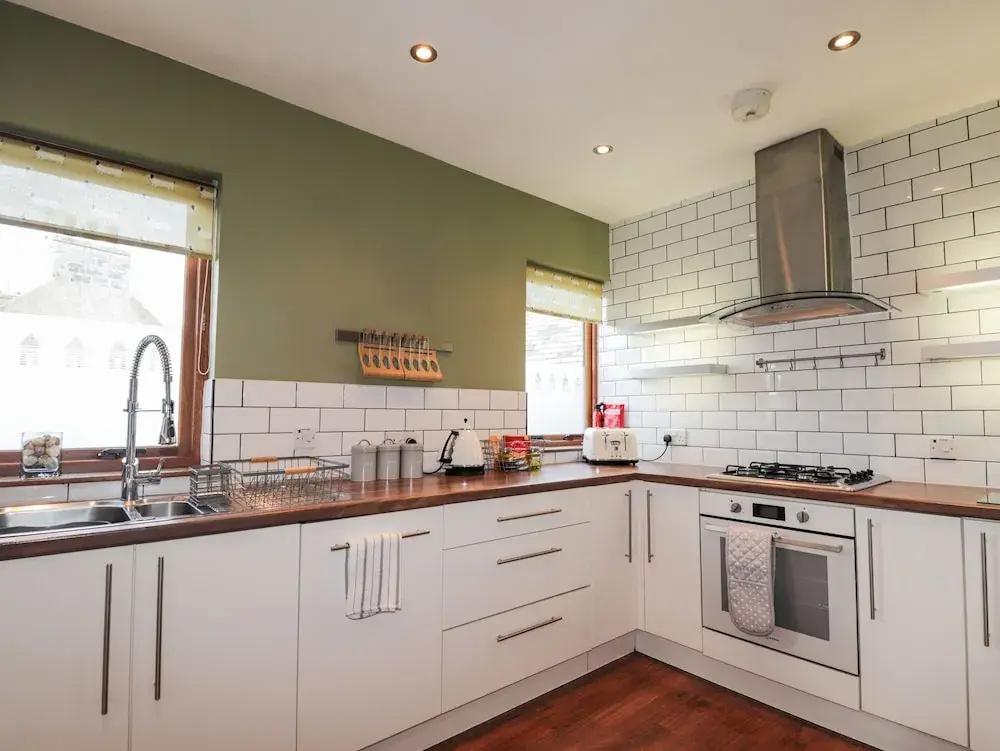 2 Seafield Place
