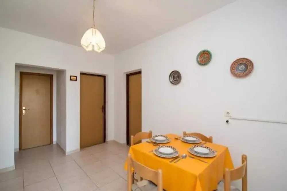 Apartments Boguvila - Two-bedroom Family Apartment With Terrace -