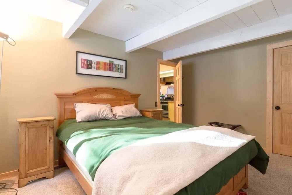 Stylish Modified A frame with Hot Tub sleeps 6!