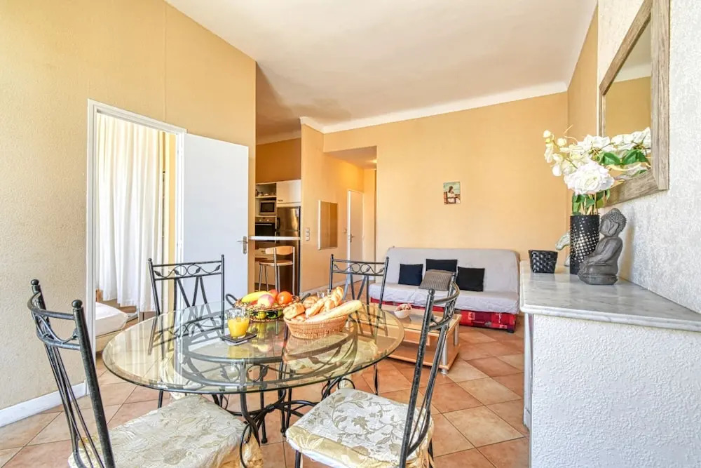 Luminous Apartment in the City Centre of Cannes