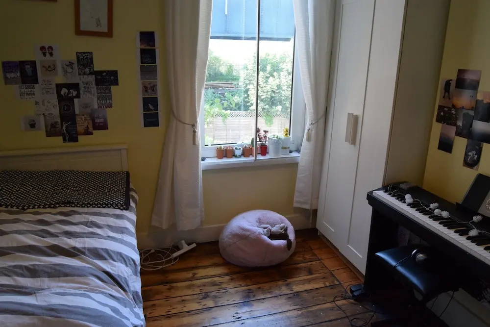 Country Style 3 Bedroom Victorian House