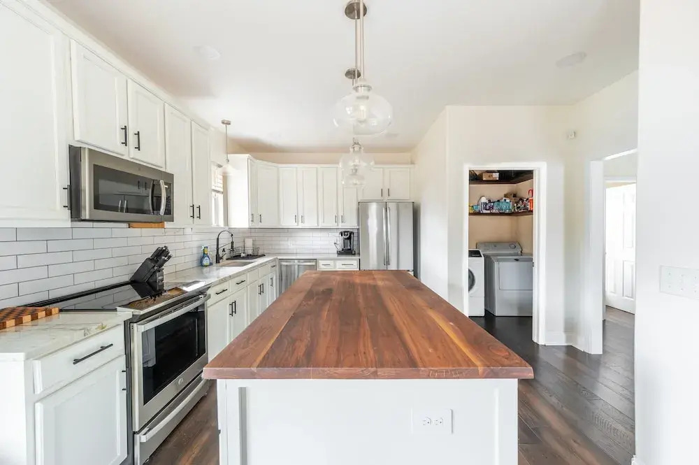 Cozy Remodeled House With Views Prime Location 3 Bedroom Home by RedAwning