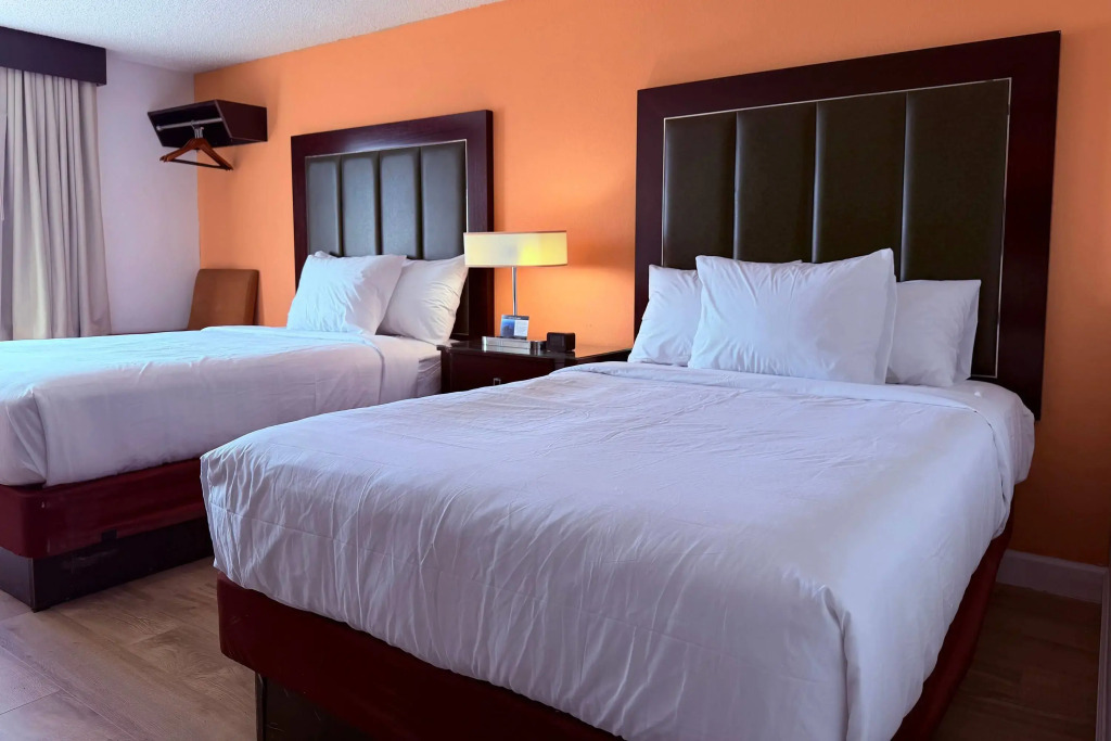 Motel 6-Albert Lea, MN