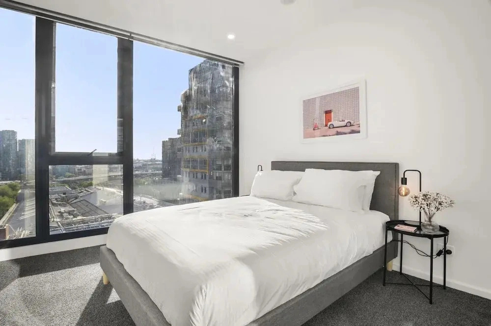 Elegant 2-bed With Superb Views & Amenities