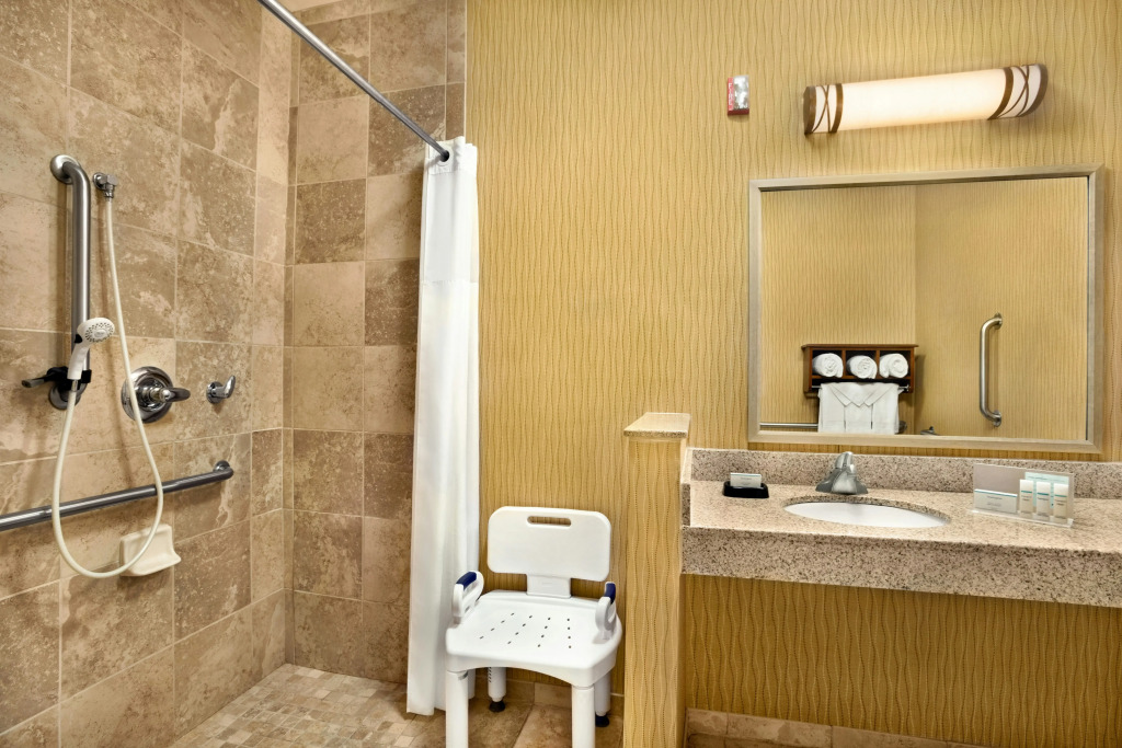 Hampton Inn Shawnee