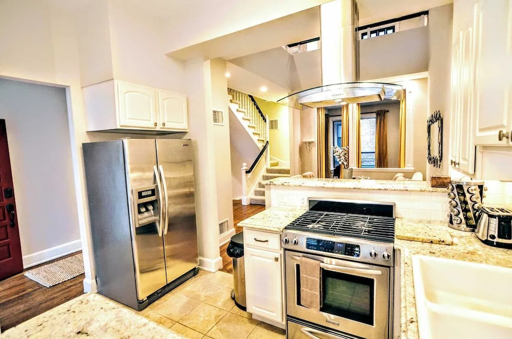 Massive Foggy Bottom Townhouse #1084 3 Bedrooms 2.5 Bathrooms Apts