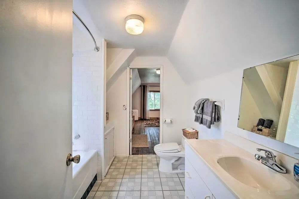 Lakeview Lodge Fit for Groups < 1 Mile to Lake!