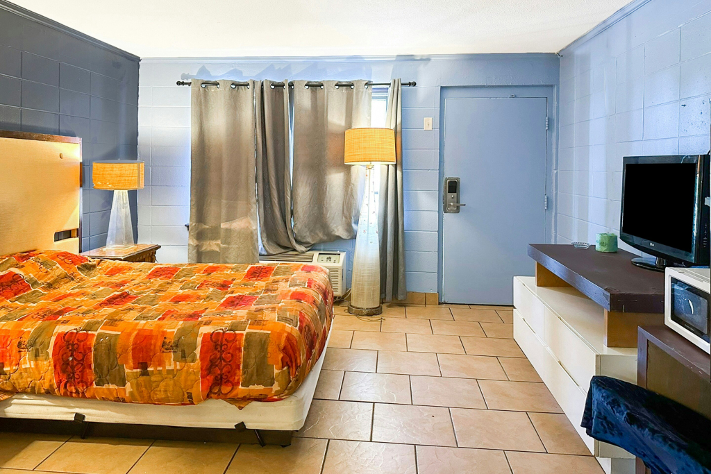 Luxury Inn By OYO Albany