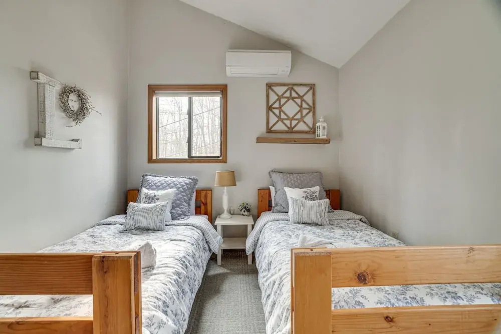 Pocono Pines Home w/ Private Hot Tub!