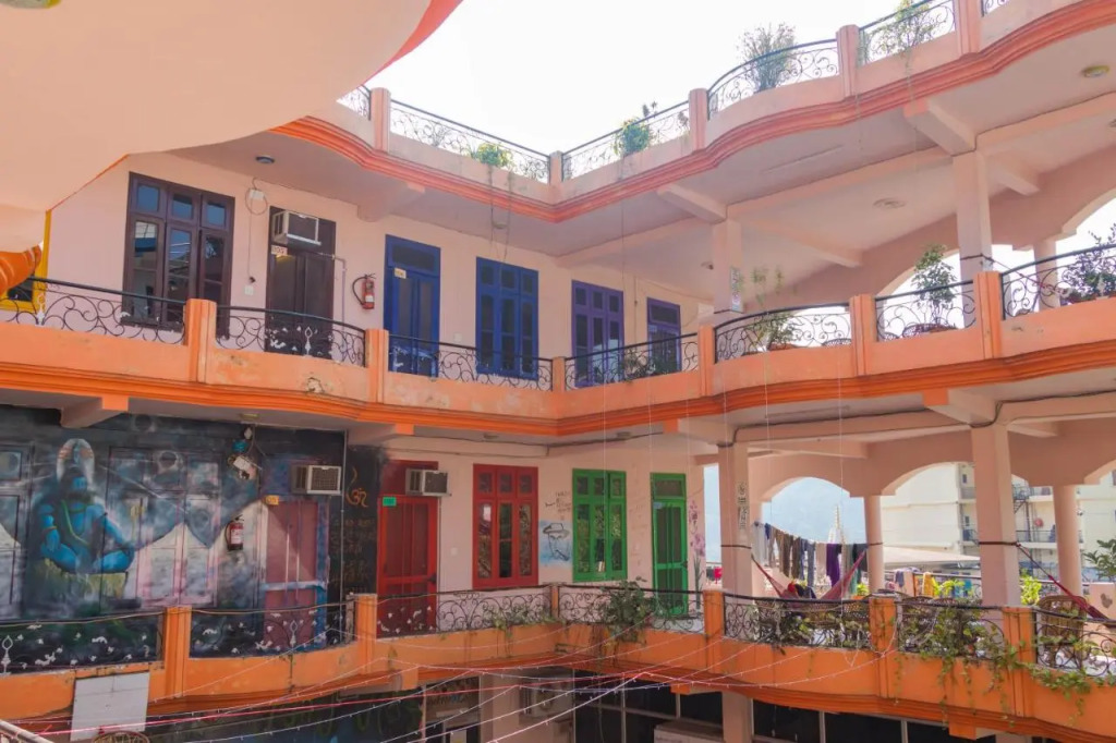 Live Free Hostel Rishikesh
