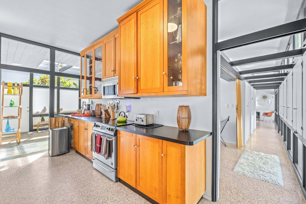 Mid Century Modern Weekly Winter Rates!